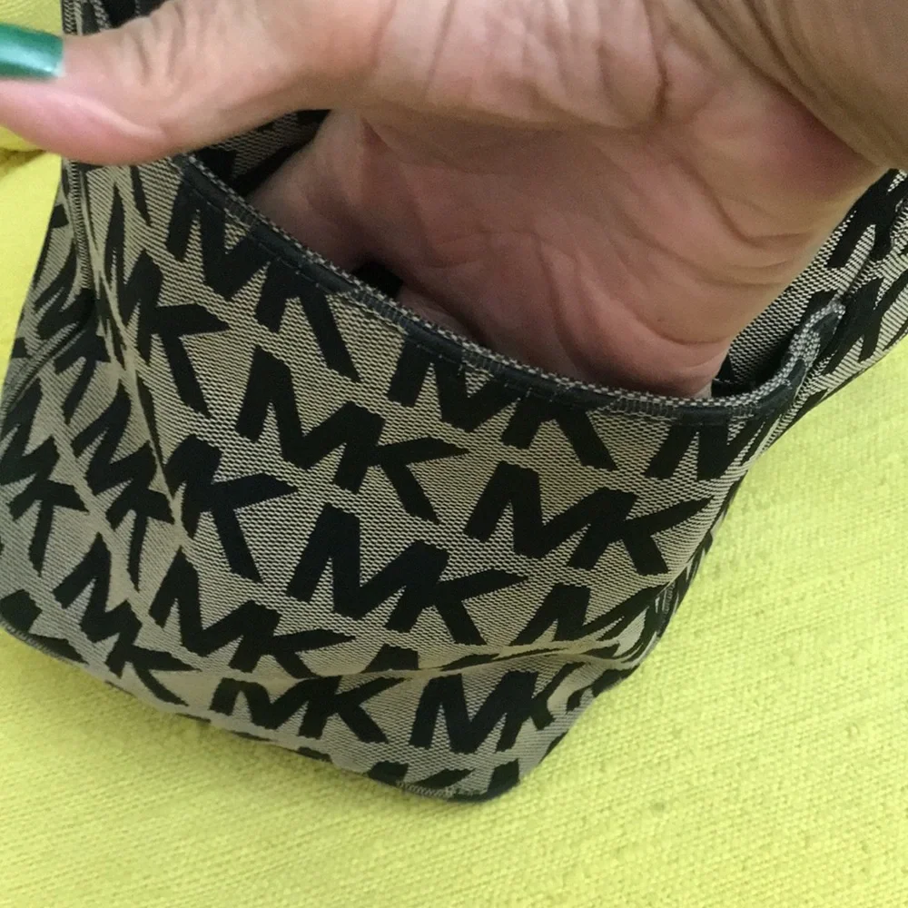 Michael Kors Brown Logo Tote Bag - Picture 2 of 12